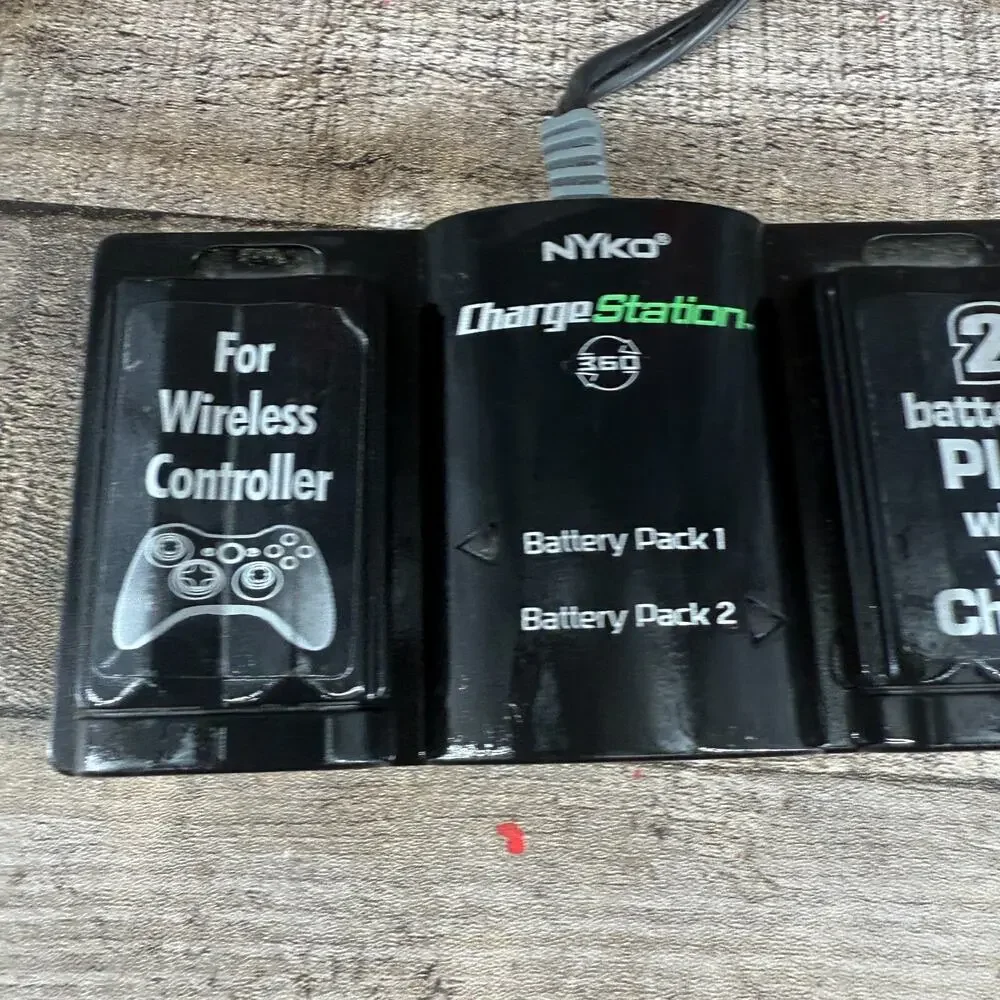 Nyko Charge Station Xbox 360 For Wireless Controllers Two Packs As Is